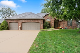 727 Meramec Ln, Nixa, MO 65714