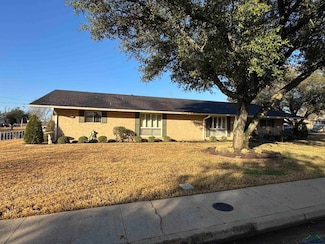 1300 Briarwood Trail, Henderson, TX 75654