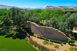11 Hawkeye Ln, Las Vegas, NV 89135