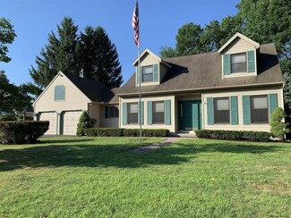 10 Conestoga Dr, Slingerlands, NY 12159