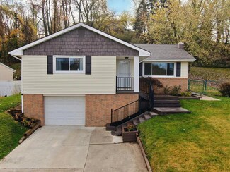 205 Greenbriar Ln, Wheeling, WV 26003