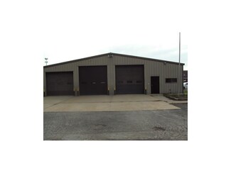 319 S Central St, Buckner, MO 64016