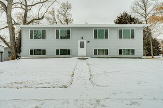 218 Lakota Ave N, Center, ND 58530