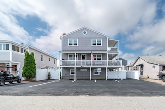 131 Franklin St, Seabrook, NH 03874
