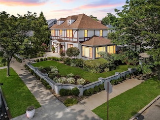 9143 Hollis Court Blvd, Queens Village, NY 11428