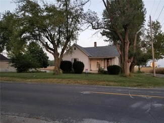 413 S Lafayette St, Corder, MO 64021