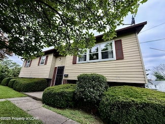 93 Amesbury St, Wilkes Barre, PA 18705