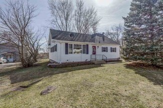 713 E Chestnut St, Pardeeville, WI 53954