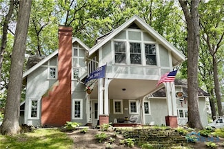 431 Forest Dr, Rossford, OH 43460