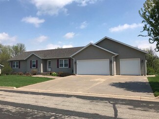 310 Creek Dr, Benton, WI 53803