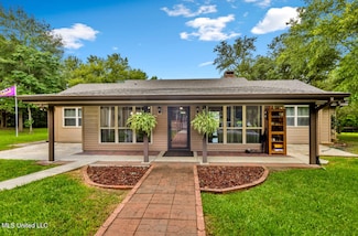 29 Lost Cove, Picayune, MS 39466