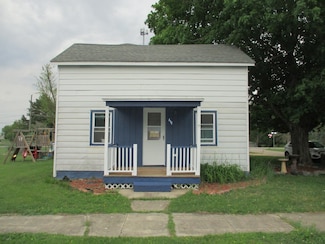 411 S Walnut Ave, Forreston, IL 61030