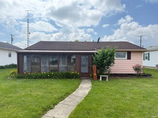 1417 N High St, Hartford City, IN 47348