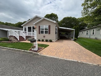1661 Old Country Rd Unit 540, Riverhead, NY 11901