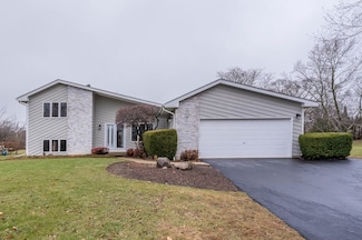 193 Tanglewood Dr, Gurnee, IL 60031