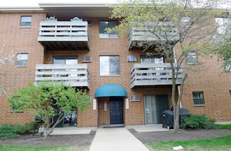 1367 N Winslowe Dr Unit 204, Palatine, IL 60074