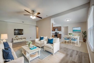 1929 Constant Dr, Jacksonville, FL 32210