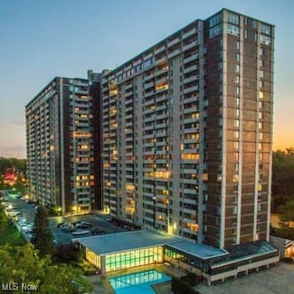 12900 Lake Ave Unit 407, Lakewood, OH 44107