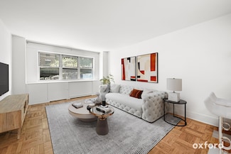345 W 58th St Unit 2J, New York, NY 10019