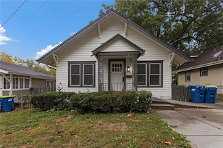 34 S Jewell St, Liberty, MO 64068