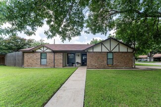 728 NW James Cir, Burleson, TX 76028