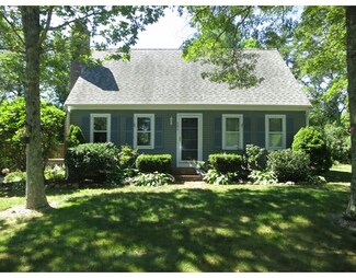 395 Lake Shore Dr, Sandwich, MA 02563