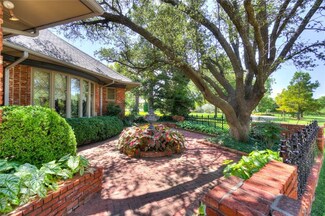 7300 Nichols Rd, Nichols Hills, OK 73120