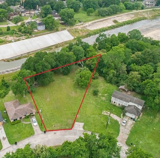 6609 Bayou View Dr, Houston, TX 77091