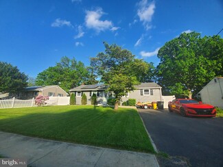 25 Hill Dr, Pine Hill, NJ 08021