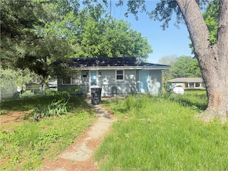 505 SW 18th St, Blue Springs, MO 64015