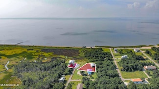 5004 Oak St, Bay St. Louis, MS 39520