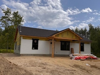 10 Stonehedge Dr, Bridgton, ME 04009