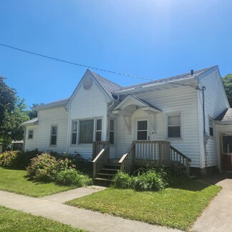 304 Spruce St NW, Elkader, IA 52043