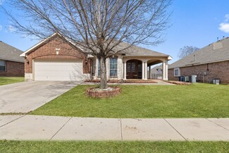 18 Lucas Ln, Fort Worth, TX 76134