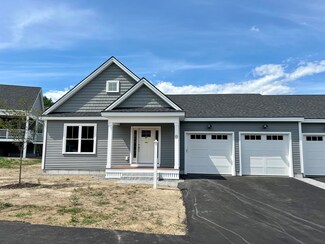 7 Clover Way Unit 1, Falmouth, ME 04105