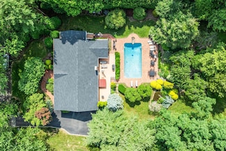 14 Etna Ln, Dix Hills, NY 11746