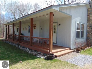 10386 Winters Rd, Carp Lake, MI 49718