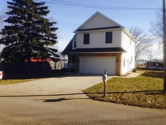 4084 W Shore Dr, Bremen, IN 46506