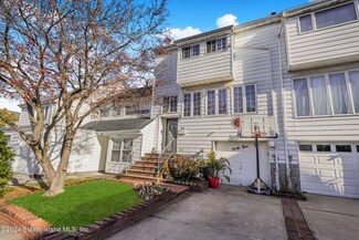 44 Chestnut Cir, Staten Island, NY 10312