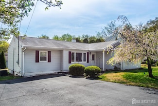 9 Harmony Ln, Denville, NJ 07834
