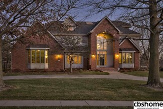 627 N 159th St, Omaha, NE 68118