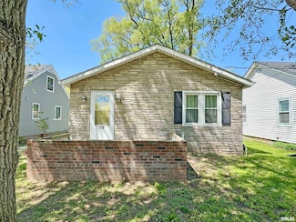 729 N Swords Ave, West Peoria, IL 61604
