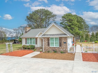 1658 Solitude Ave, Albertville, AL 35950