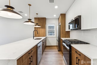 84 Hollywood Ave, East Orange, NJ 07018