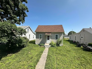 214 E Allen St, Kentland, IN 47951
