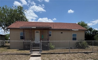 719 E Hahl St, Freer, TX 78357