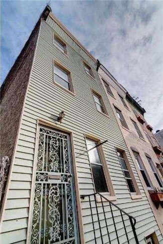 533 N Natrona St, Philadelphia, PA 19104