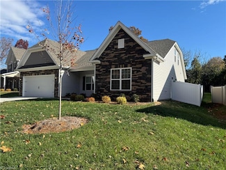 3043 Loch Dr, Winston-Salem, NC 27106