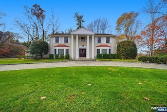 319 Truman Dr, Cresskill, NJ 07626