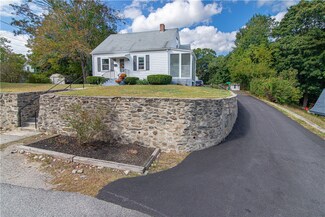 4 Johnson Ave, Johnston, RI 02919